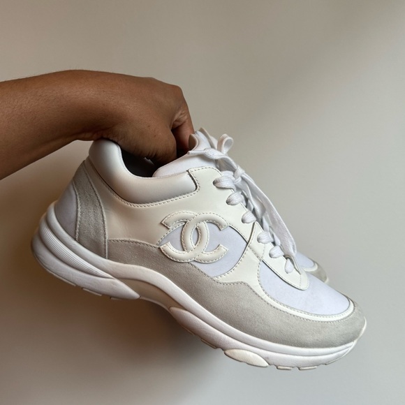 CHANEL RUNNERS - WHITE CLASSICS - Picture 2 of 15